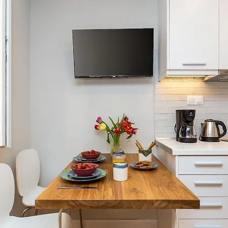 Spianada Wood & White - Minimal Fabulous Apt!